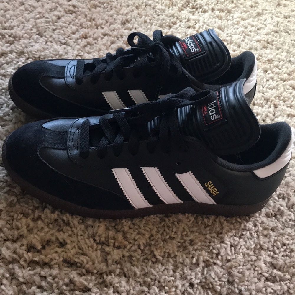 Samba men’s size 7.5 shoe